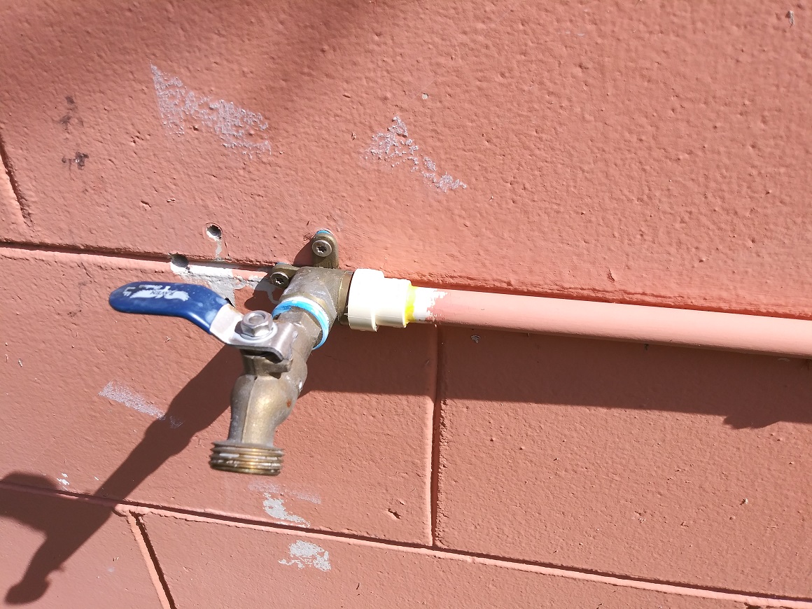 outdoor plastic pipe repair