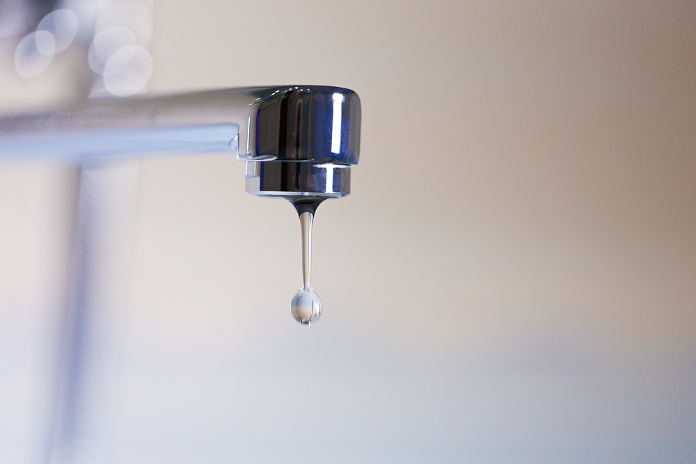 what causes a leaky faucet
