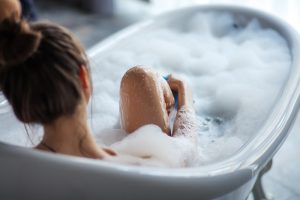 clean bathtub tips